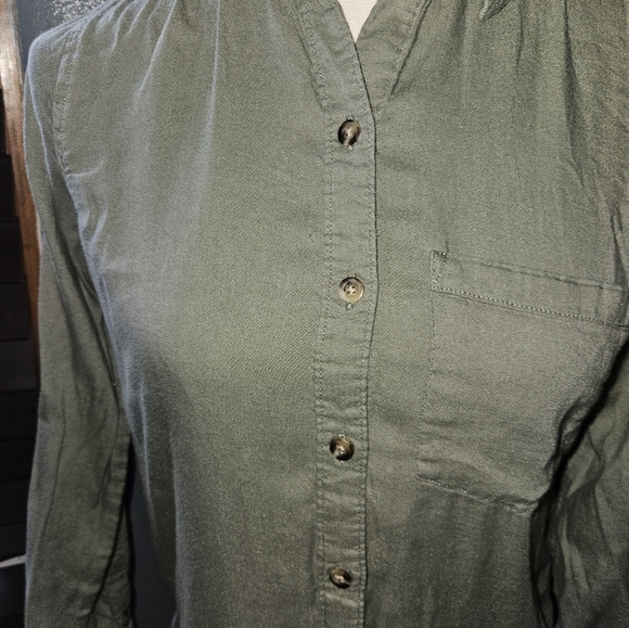 So Womans Green Long Sleeve Button Up Shirt Size XS - Picture 6 of 12